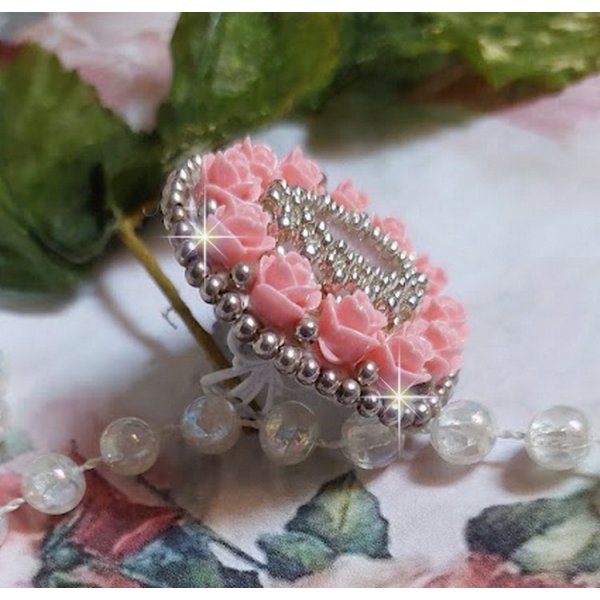 Parisian Roses ring embroidered with a Quartz cabochon adorned with resin roses and rocailles