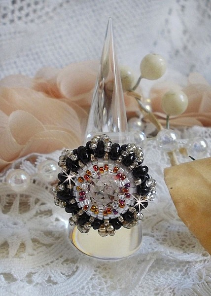 Passion ring embroidered with a Swarovski crystal and seed beads 