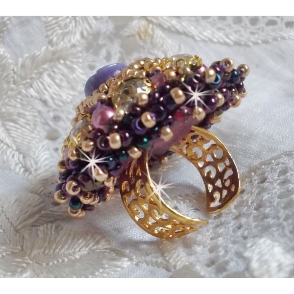 Ring La Passionn&eacute;e de Venise embroidered with a purple resin flower and Crystal rhinestones