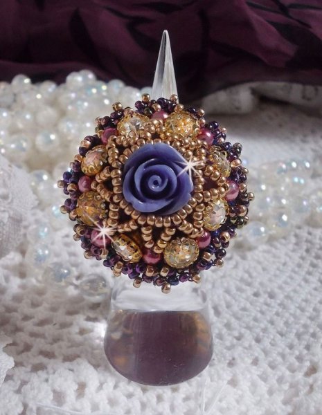 Ring La Passionn&eacute;e de Venise embroidered with a purple resin flower and Crystal rhinestones