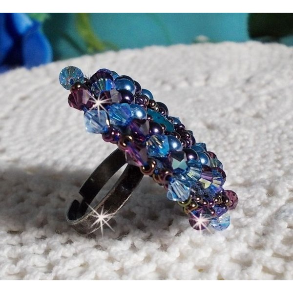 Ring Royal Blue Roses embroidered with a glass cabochon and beautiful pearls in a baroque style