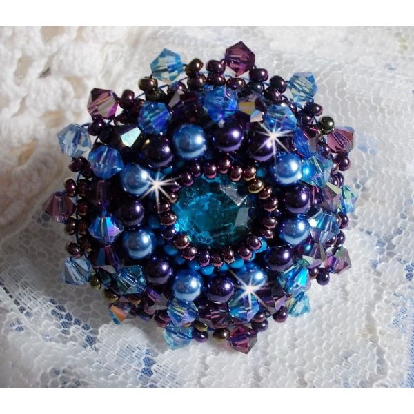 Ring Royal Blue Roses embroidered with a glass cabochon and beautiful pearls in a baroque style
