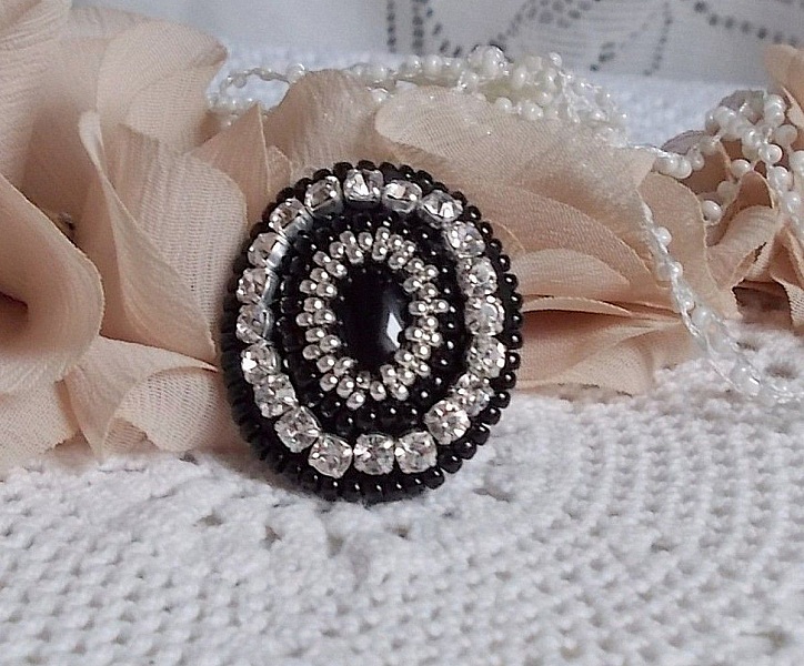 Black Stone Ring embroidered with a gemstone, black onyx, crystals and seed beads