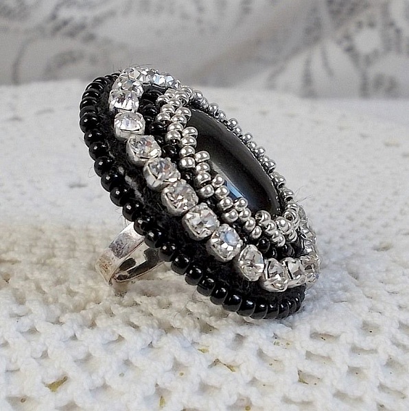 Black Stone Ring embroidered with a gemstone, black onyx, crystals and seed beads