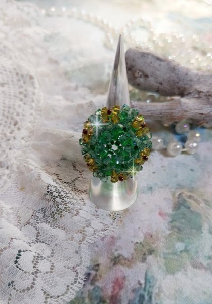 Tender Green Ring with Swarovski crystal facets and spinners