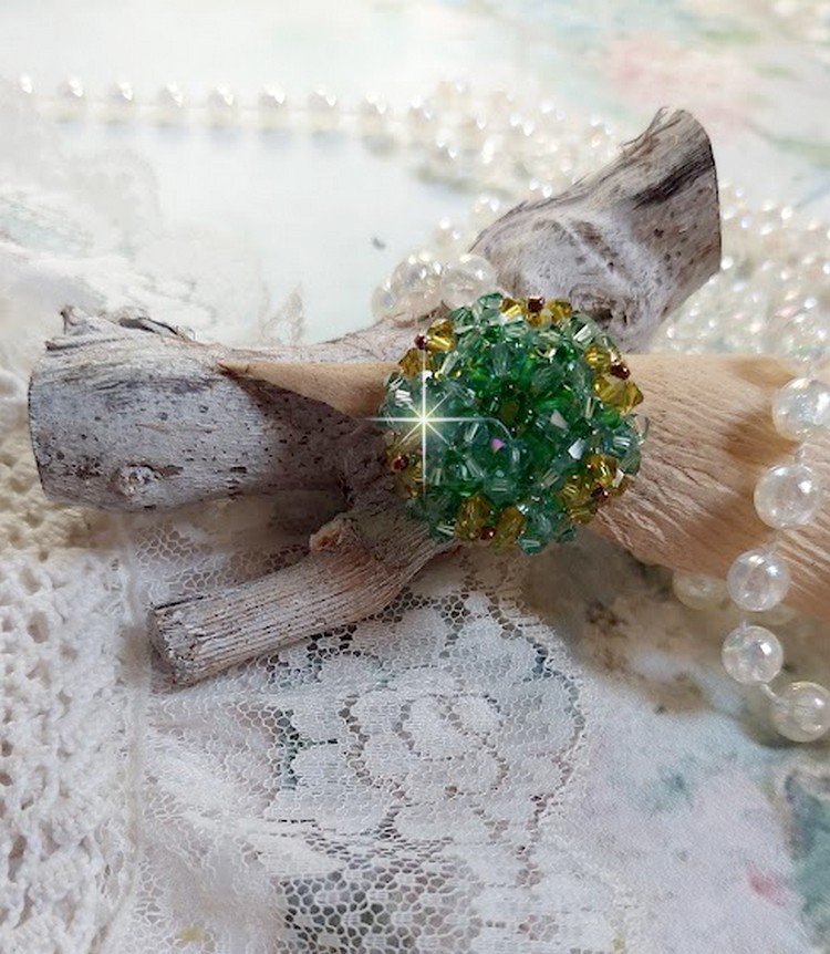 Tender Green Ring with Swarovski crystal facets and spinners