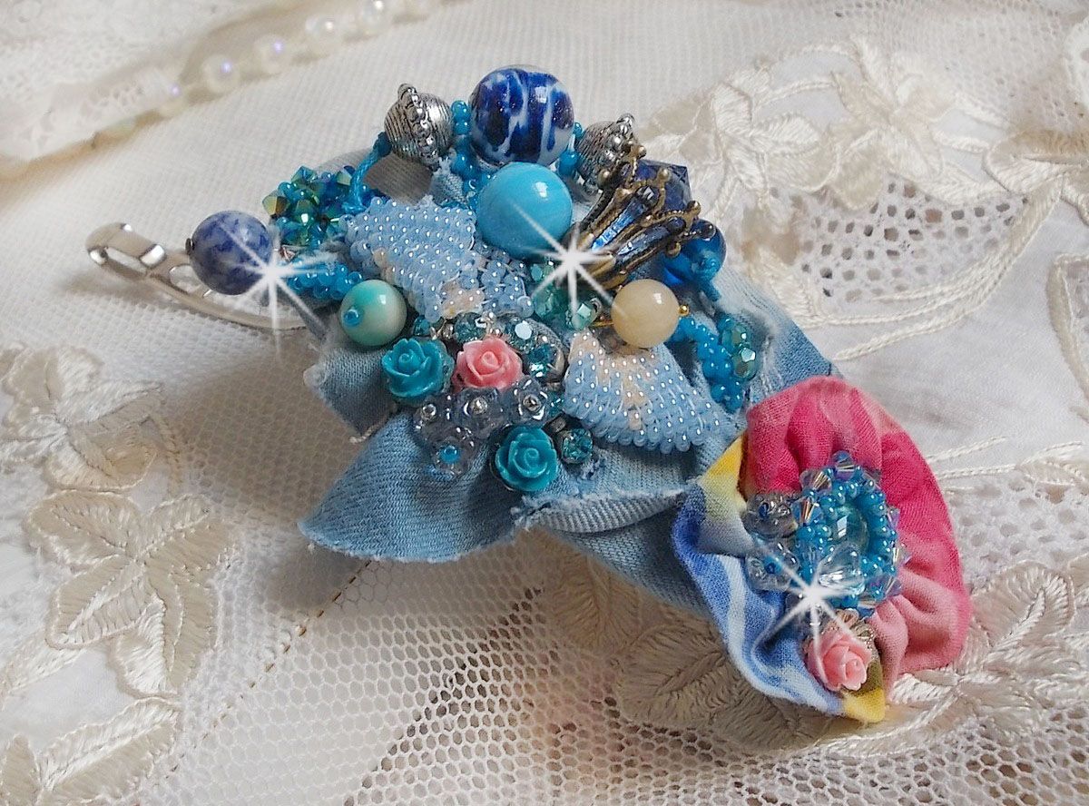 Far West hair clip embroidered with semi-precious stones (Sodalite and Yellow Jade), Jean fabric with flowers, Swarovski crystals and seed beads