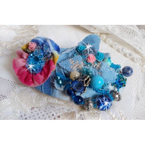 Far West hair clip embroidered with semi-precious stones (Sodalite and Yellow Jade), Jean fabric with flowers, Swarovski crystals and seed beads