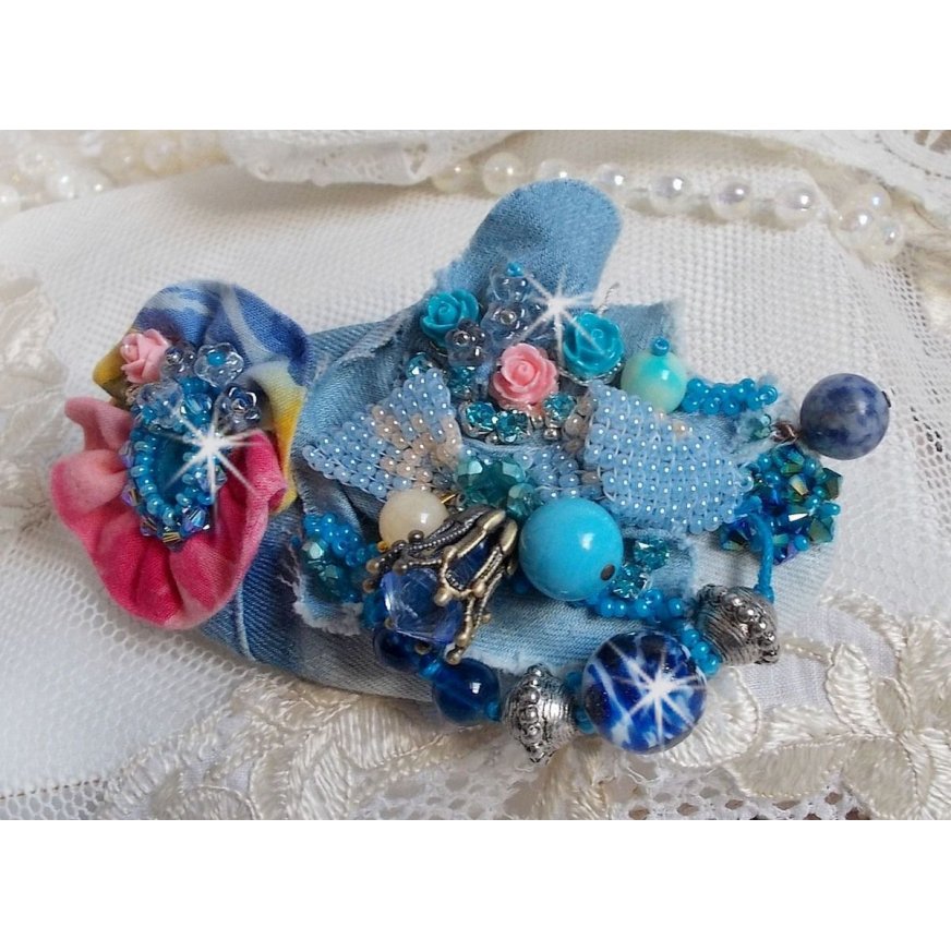 Far West hair clip embroidered with semi-precious stones (Sodalite and Yellow Jade), Jean fabric with flowers, Swarovski crystals and seed beads