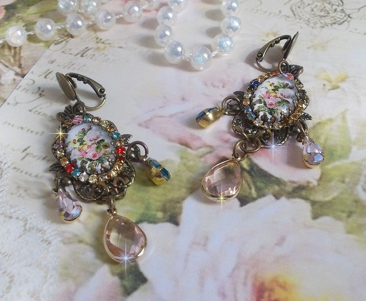 BO Affection of Roses created with glass cabochons representing a bouquet, glass beads, rhinestones of different colors and brass accessories