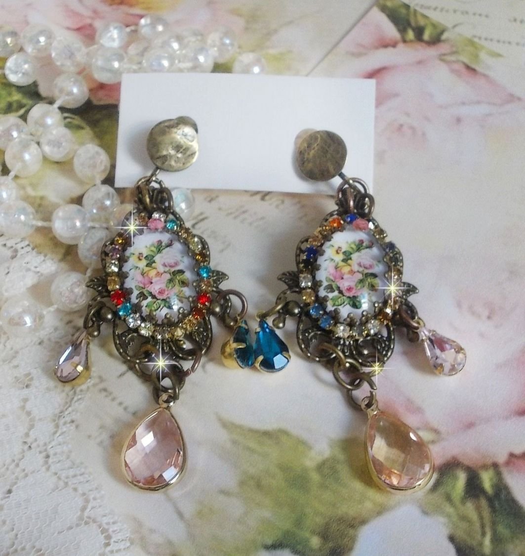 BO Affection of Roses created with glass cabochons representing a bouquet, glass beads, rhinestones of different colors and brass accessories