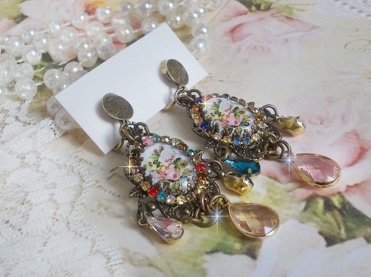 BO Affection of Roses created with glass cabochons representing a bouquet, glass beads, rhinestones of different colors and brass accessories