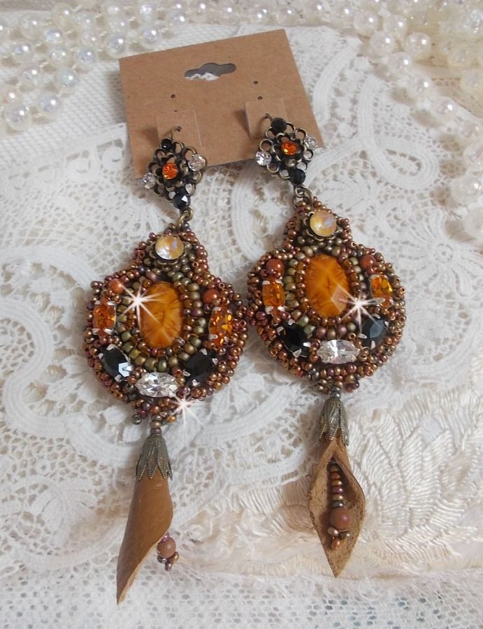 BO Amber Romance created with a caramel colored cowhide, Swarovski crystals