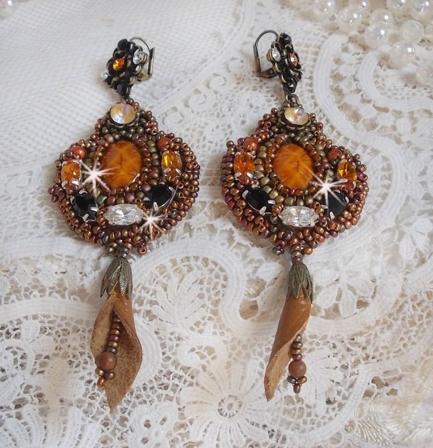 BO Amber Romance created with a caramel colored cowhide, Swarovski crystals