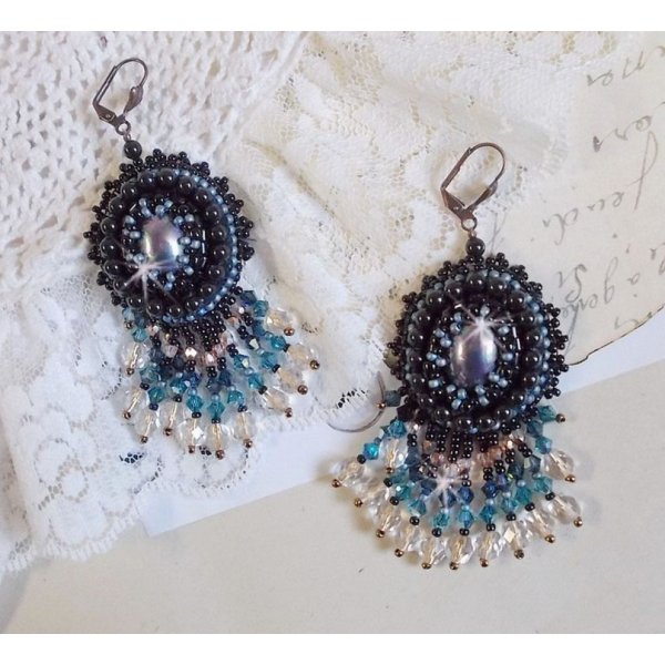 BO Angelot embroidered with resin cabochons, Swarovski crystal beads and Toho seed beads