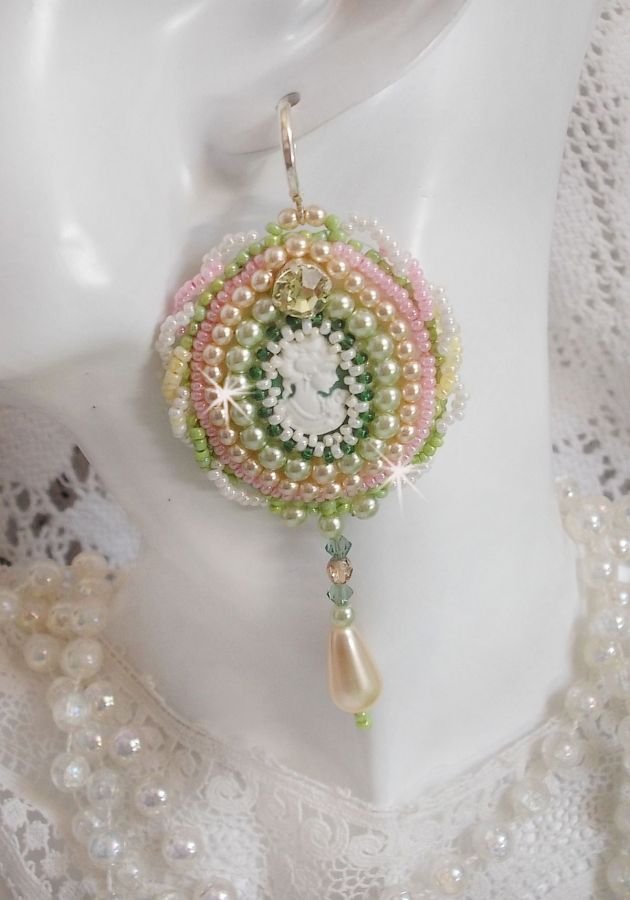 BO Anisse embroidered with resin cabochons woman portrait, seed beads and Swarovski crystals