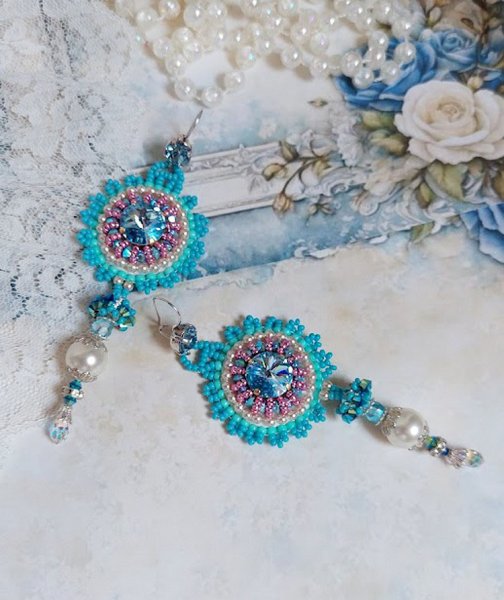 BO Beauty Alicia Blue embroidered with Swarovski crystals, round pearl beads and Miyuki seed beads