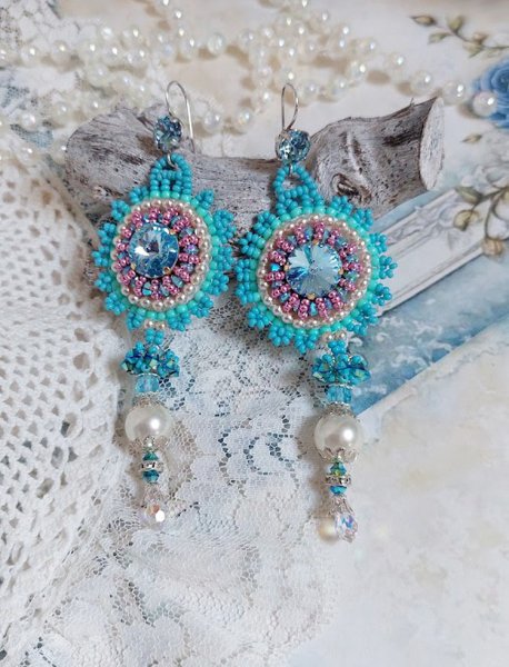 BO Beauty Alicia Blue embroidered with Swarovski crystals, round pearl beads and Miyuki seed beads