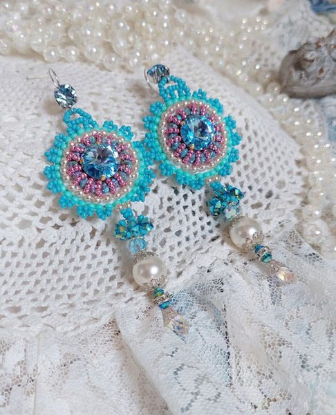 BO Beauty Alicia Blue embroidered with Swarovski crystals, round pearl beads and Miyuki seed beads