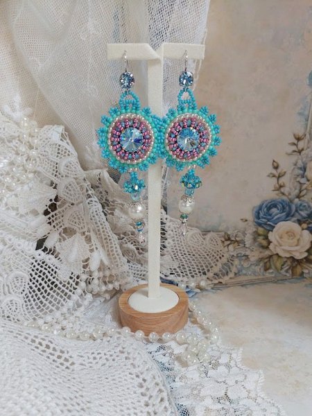 BO Beauty Alicia Blue embroidered with Swarovski crystals, round pearl beads and Miyuki seed beads