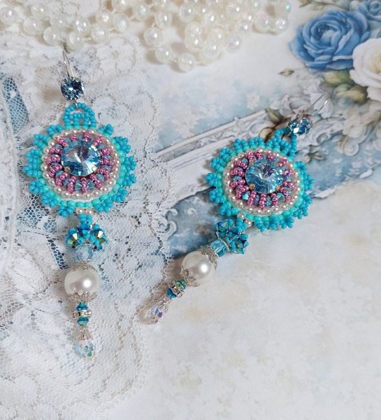 BO Beauty Alicia Blue embroidered with Swarovski crystals, round pearl beads and Miyuki seed beads