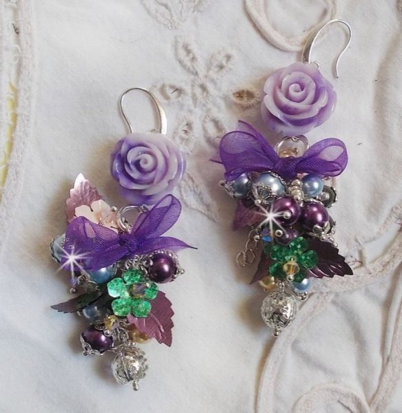 BO Bell'issim Violet et ivoire  avec des beaux Cristaux et perles semi-pr&eacute;cieuses