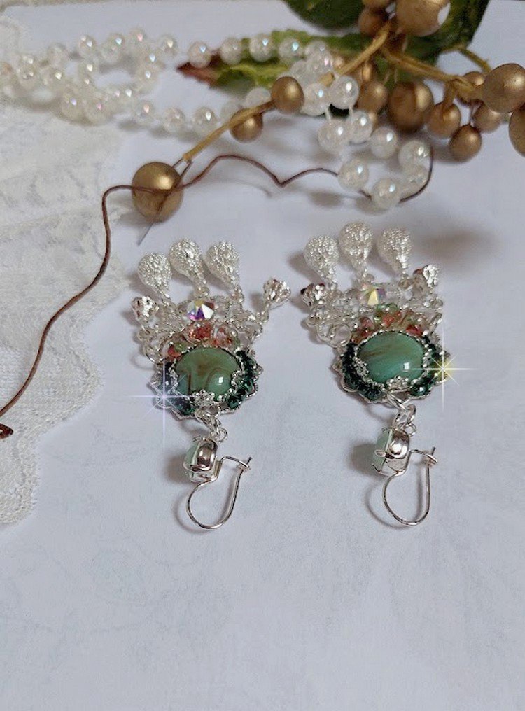 BO Blush Light green montées avec cabochons, estampes, breloques, perles Cristal Swarovski