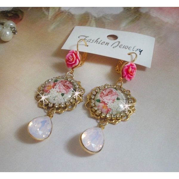 BO Bouquet Valentine created with glass rose bouquet cabochons, resin cabochons and Swarovski crystals 