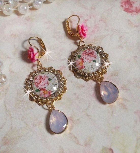 BO Bouquet Valentine created with glass rose bouquet cabochons, resin cabochons and Swarovski crystals 