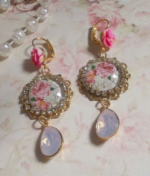 BO Bouquet Valentine created with glass rose bouquet cabochons, resin cabochons and Swarovski crystals 