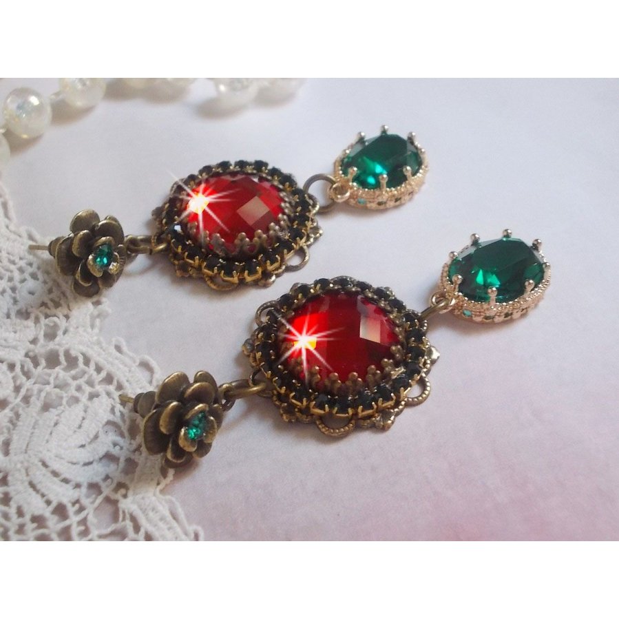 Red and Green monochrome BO mounted with red glass cabochons, oval zirconium pendants, bronze flower-shaped BO and quality accessories