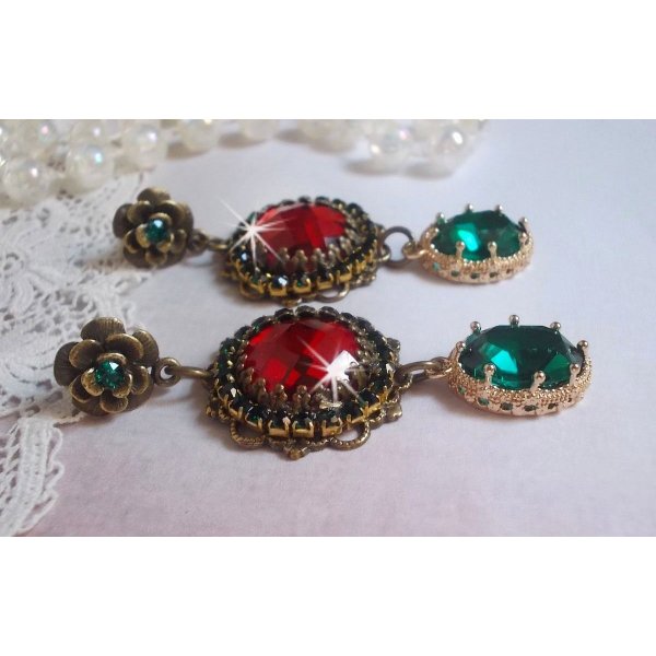 Red and Green monochrome BO mounted with red glass cabochons, oval zirconium pendants, bronze flower-shaped BO and quality accessories