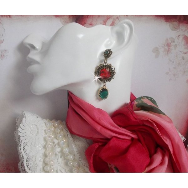 Red and Green monochrome BO mounted with red glass cabochons, oval zirconium pendants, bronze flower-shaped BO and quality accessories
