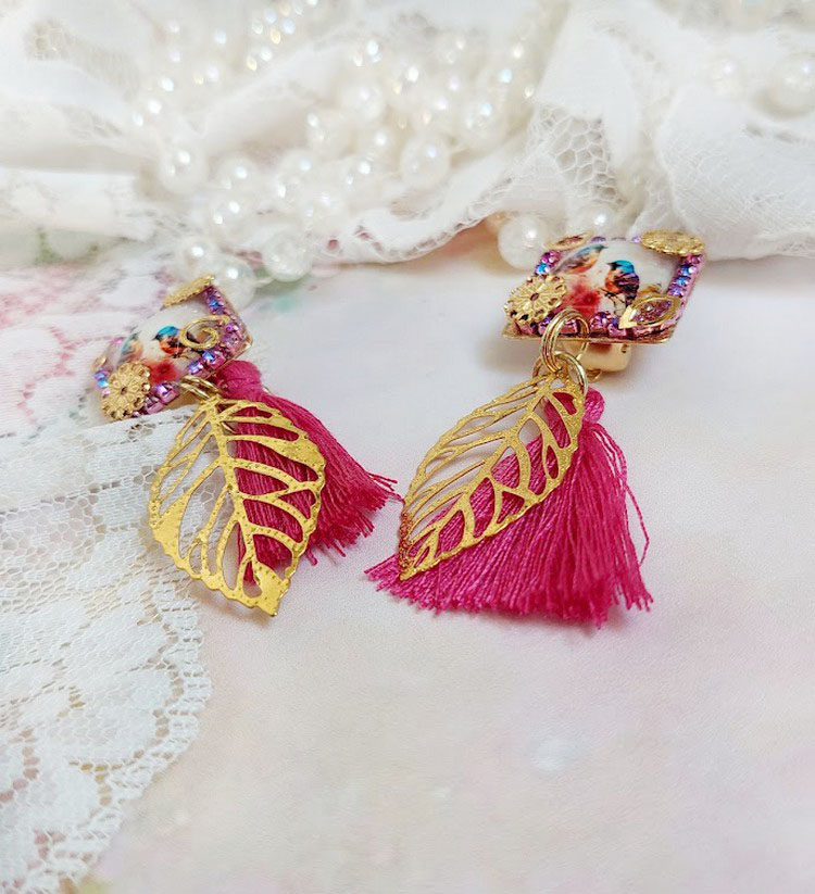 BO Chants d&rsquo;Oiseaux cr&eacute;&eacute;es avec cabochons verres, pompons, cha&icirc;ne strass verre et clips laiton