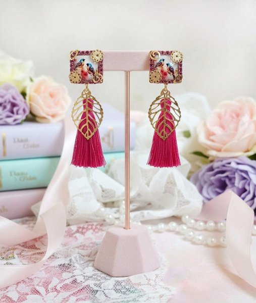 BO Chants d&rsquo;Oiseaux cr&eacute;&eacute;es avec cabochons verres, pompons, cha&icirc;ne strass verre et clips laiton