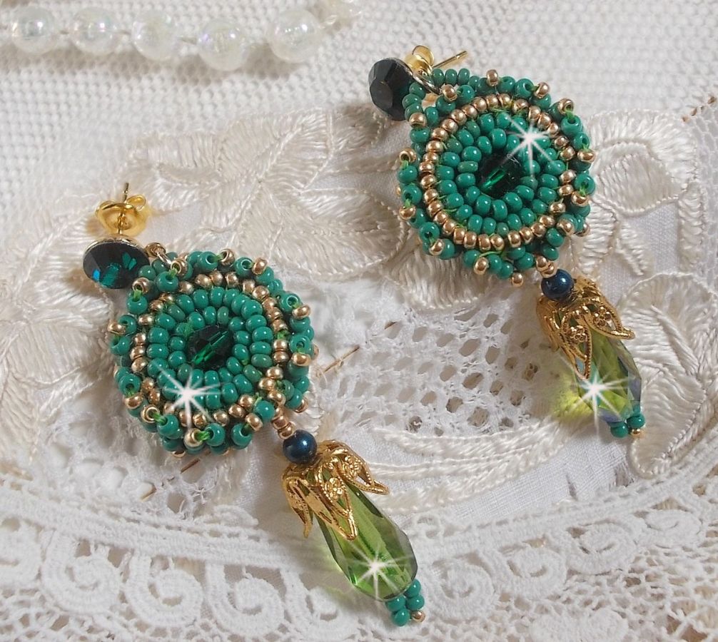 BO Charnelle embroidered with round beads and Swarovski cabochons, faceted drops and seed beads