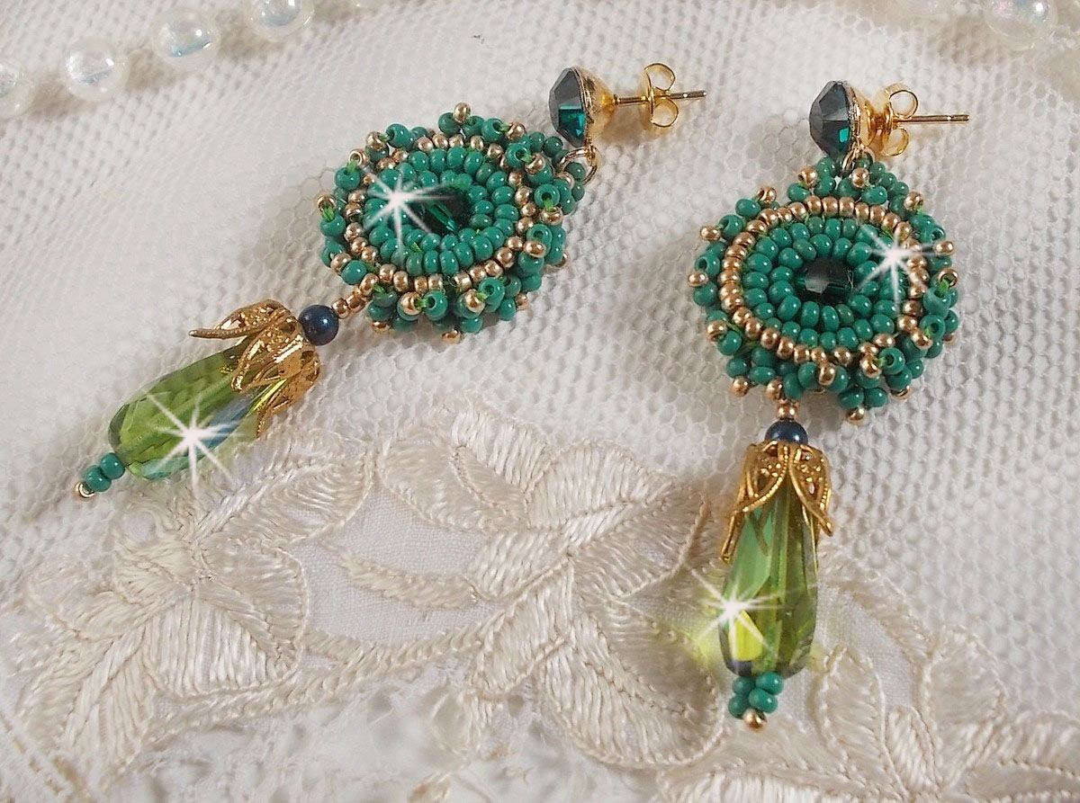 BO Charnelle embroidered with round beads and Swarovski cabochons, faceted drops and seed beads