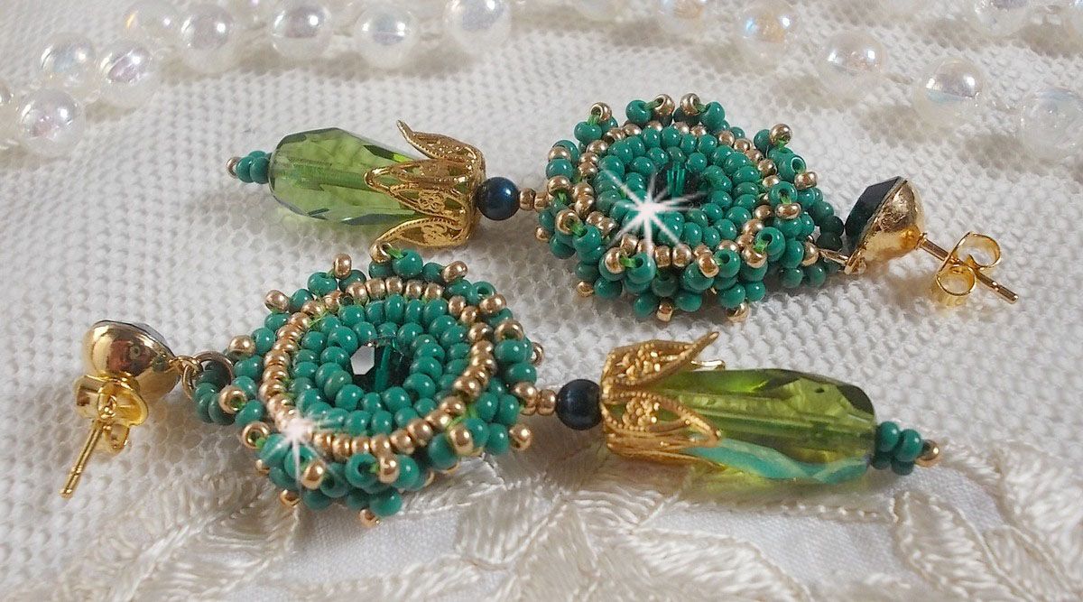 BO Charnelle embroidered with round beads and Swarovski cabochons, faceted drops and seed beads