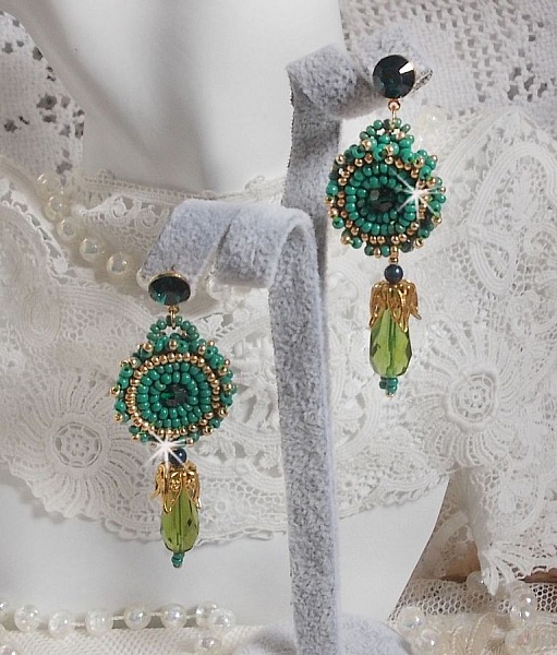 BO Charnelle embroidered with round beads and Swarovski cabochons, faceted drops and seed beads