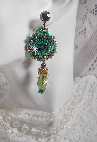 BO Charnelle embroidered with round beads and Swarovski cabochons, faceted drops and seed beads