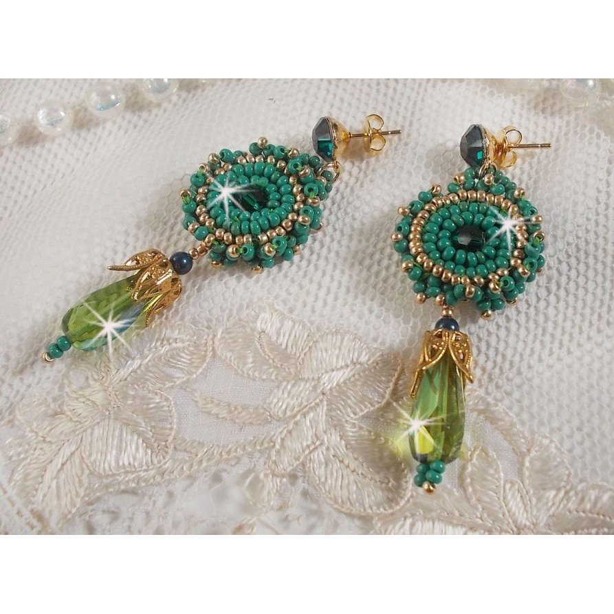 BO Charnelle embroidered with round beads and Swarovski cabochons, faceted drops and seed beads
