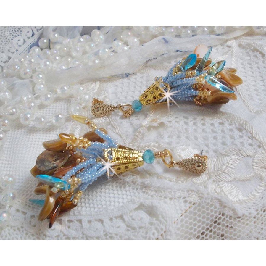 BO Cheyenne with mother-of-pearl sequins and bohemian glass daggers