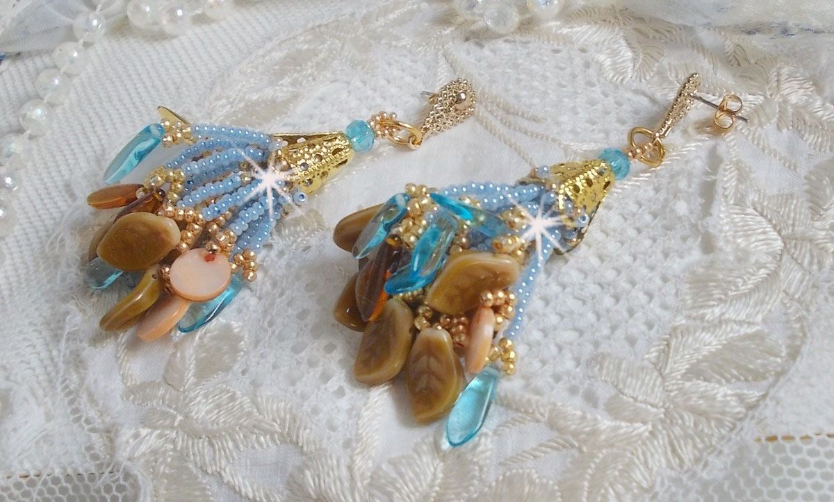 BO Cheyenne with mother-of-pearl sequins and bohemian glass daggers