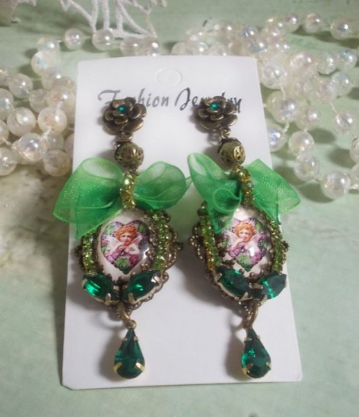 BO Coeur d'Anges created with magnifying cabochons, organza ribbon, various accessories and crystals