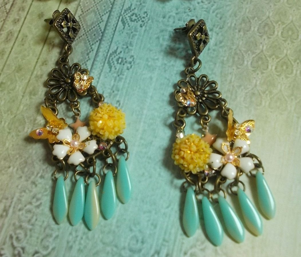 BO Spring Heart created with daggers, resin flowers, PureCrystal and charms