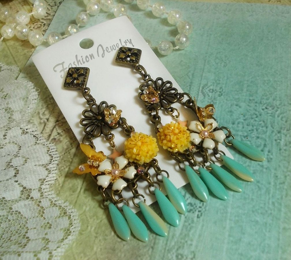 BO Spring Heart created with daggers, resin flowers, PureCrystal and charms
