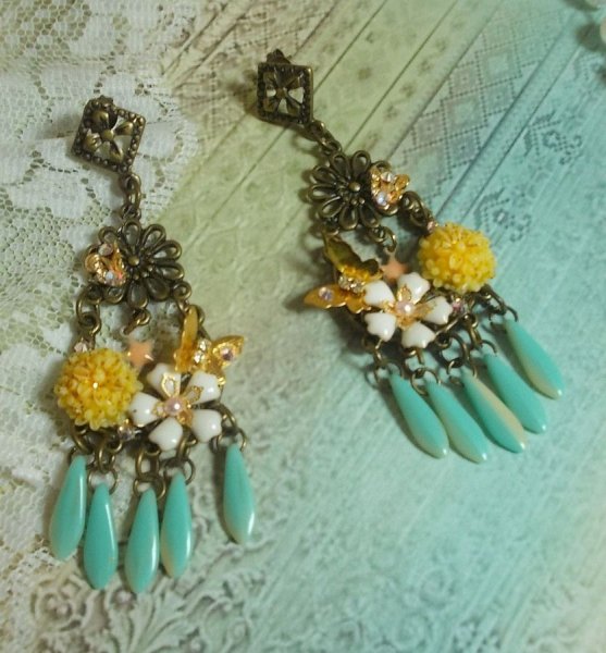 BO Spring Heart created with daggers, resin flowers, PureCrystal and charms