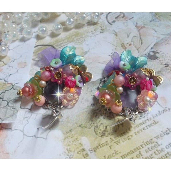 BO Springtime Chic Crown created with various flowers, Murano beads, crystals, various accessories and ear hooks in Silver 925/1000