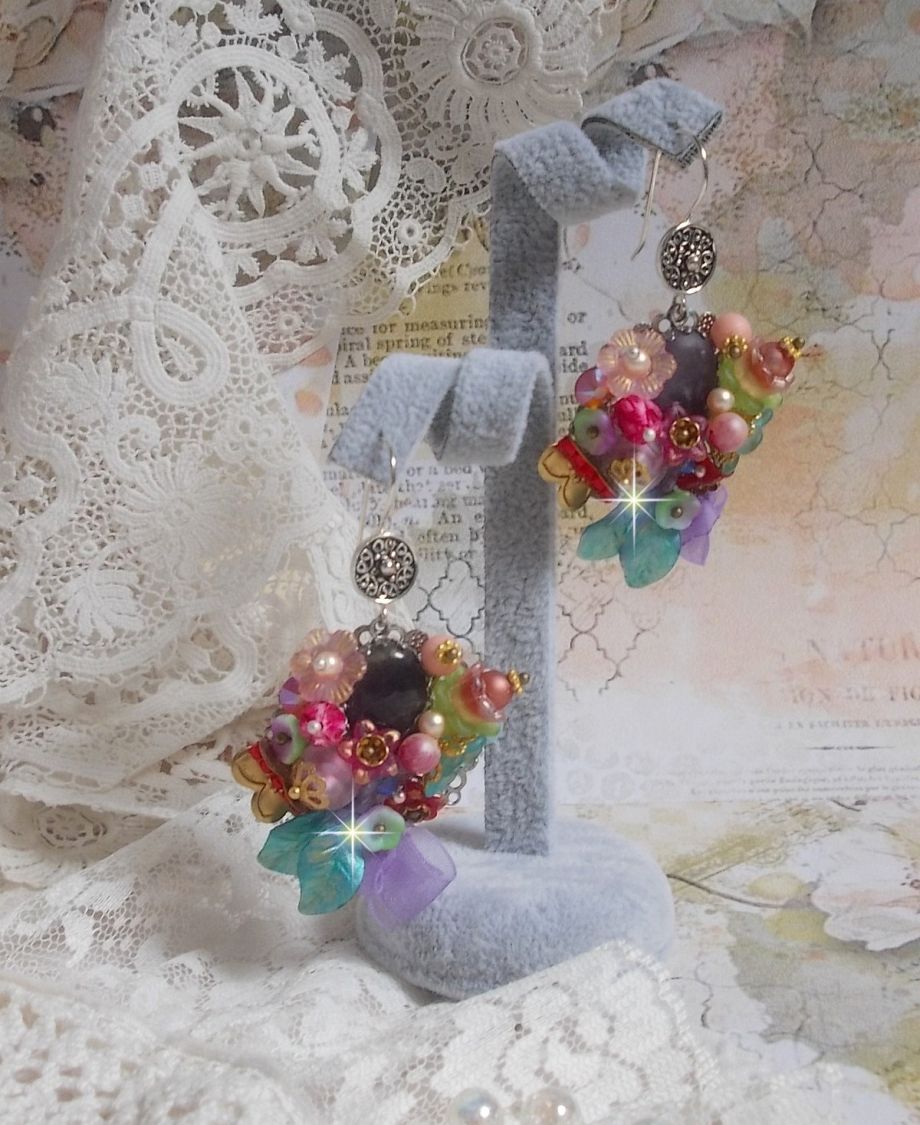 BO Springtime Chic Crown created with various flowers, Murano beads, crystals, various accessories and ear hooks in Silver 925/1000