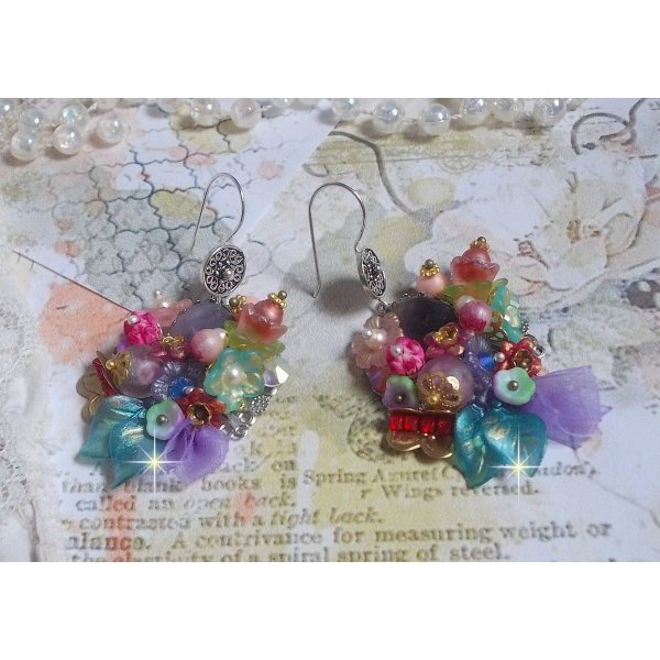 BO Springtime Chic Crown created with various flowers, Murano beads, crystals, various accessories and ear hooks in Silver 925/1000